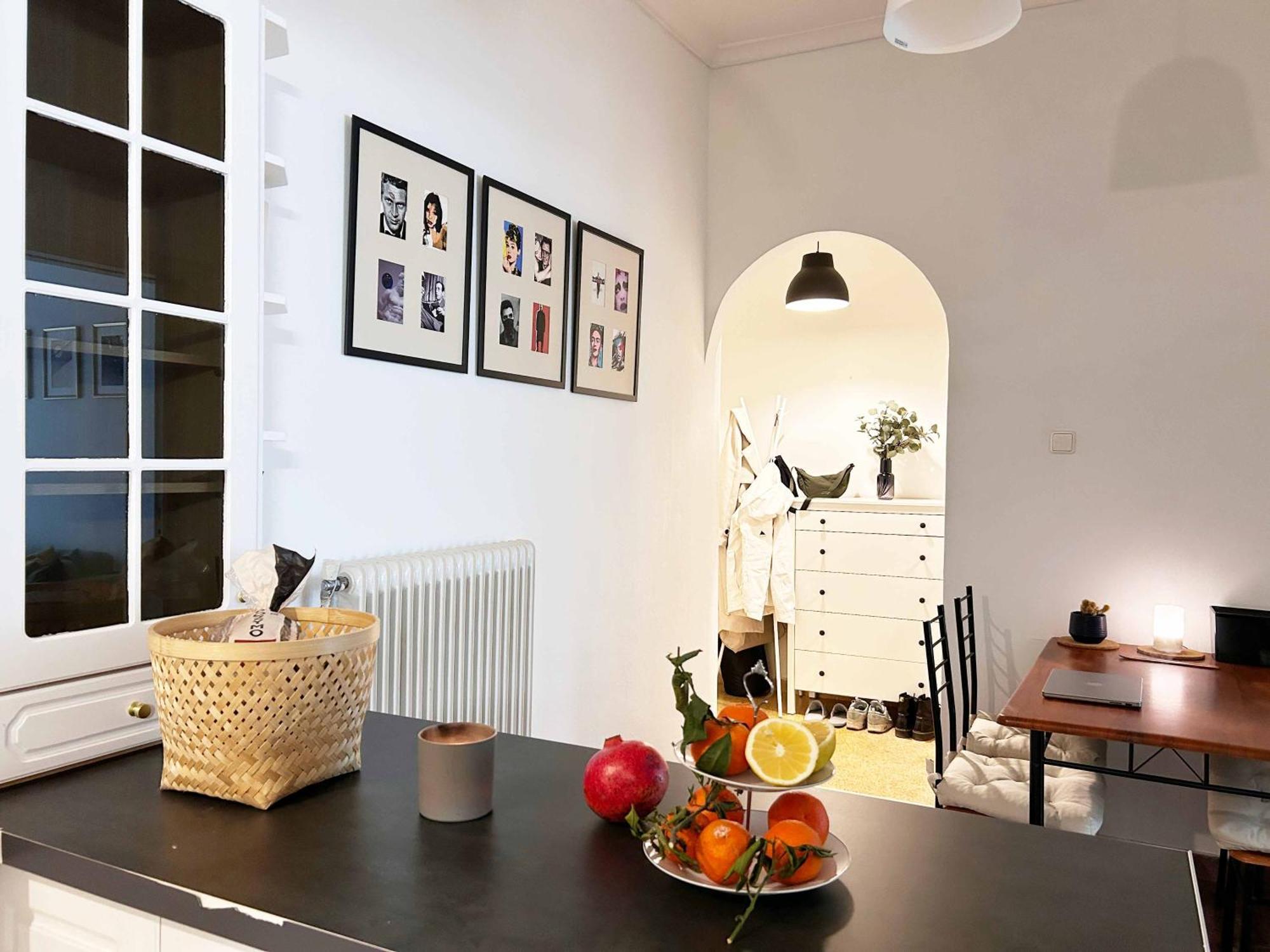 Cozy 1br In Art-filled Area Near Landmarks Апартаменты