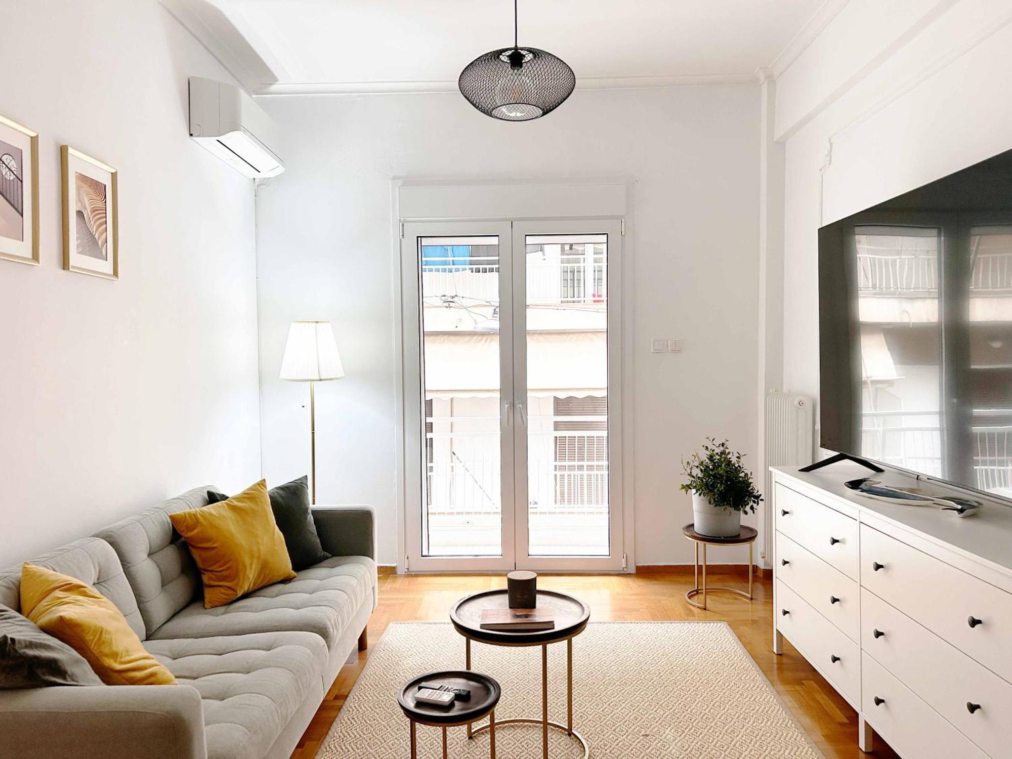 Cozy 1br In Art-filled Area Near Landmarks * Афины