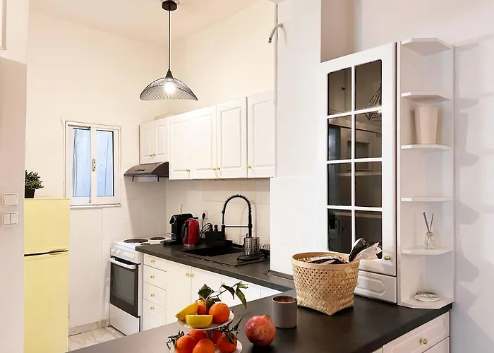 Cozy 1Br Apt In Art-Filled Area Near Athens Landmarks