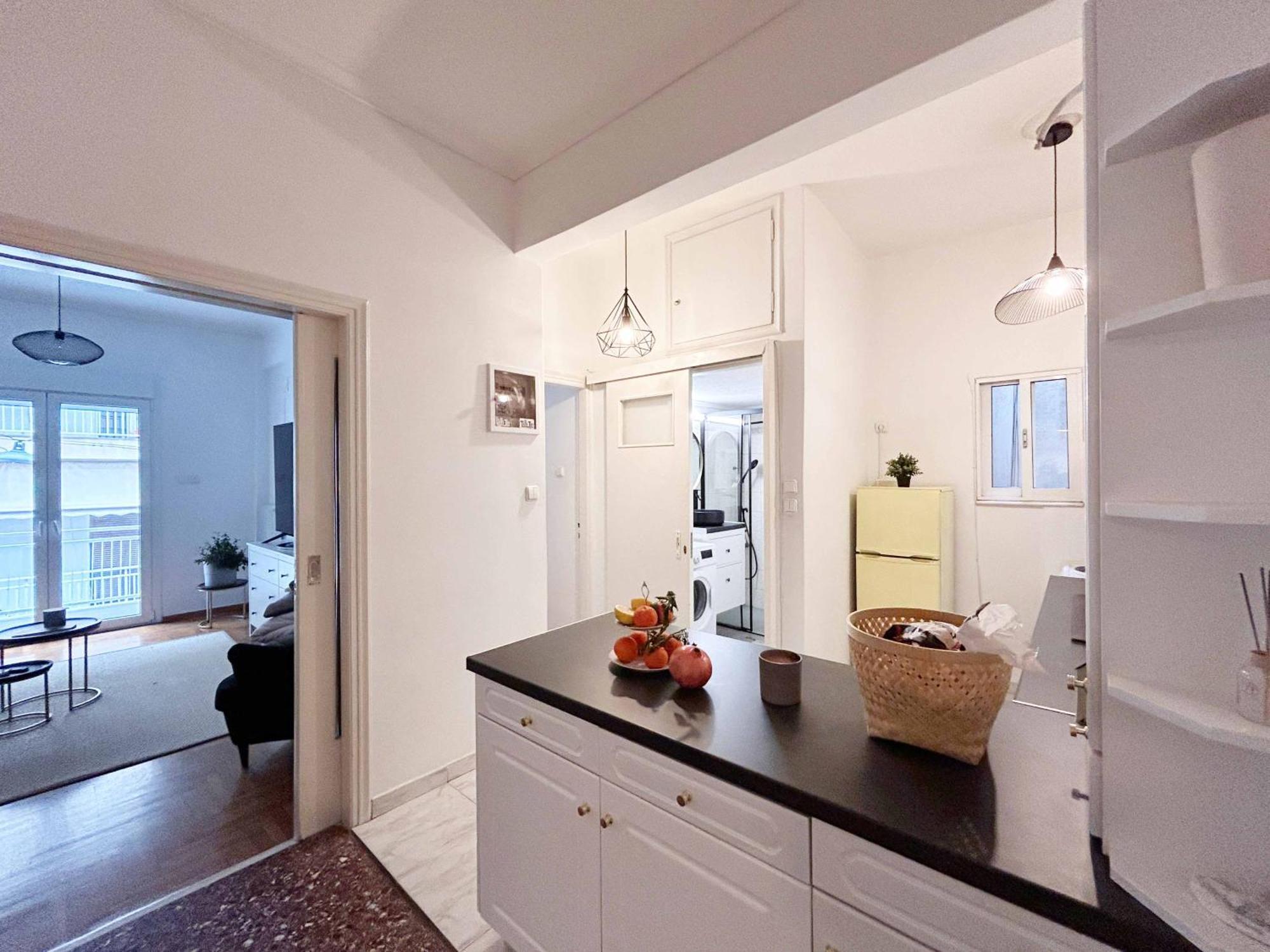 Cozy 1br In Art-filled Area Near Landmarks *
